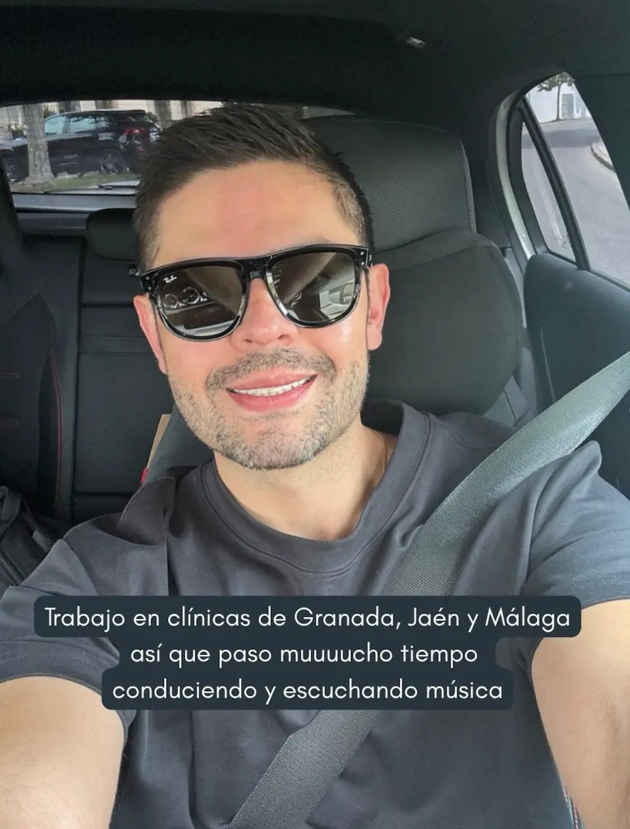 El Dr. Santiago Bacca de camino a una de sus consultas en Andalucía